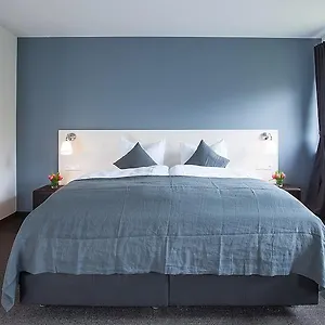 Bed & Breakfast Alpenglühen Smart, Olching