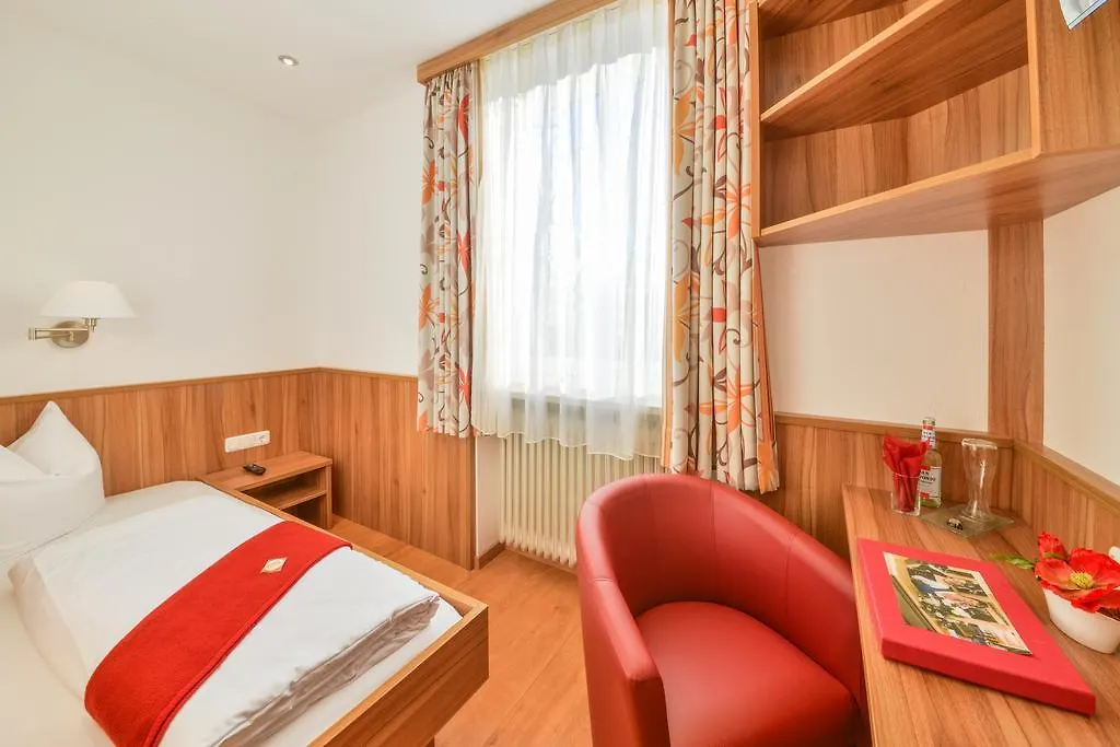 Hotel Drei Loewen Dachau 3*,  Germany